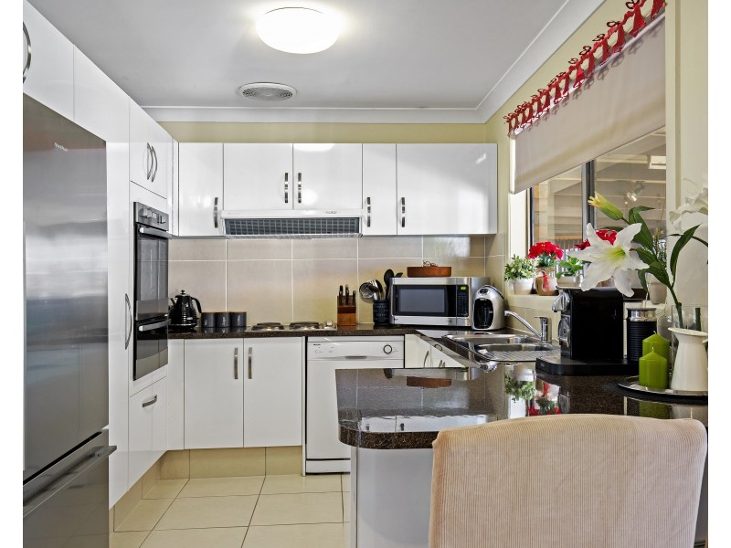 12 Whitian Drive, Carrara QLD 4211