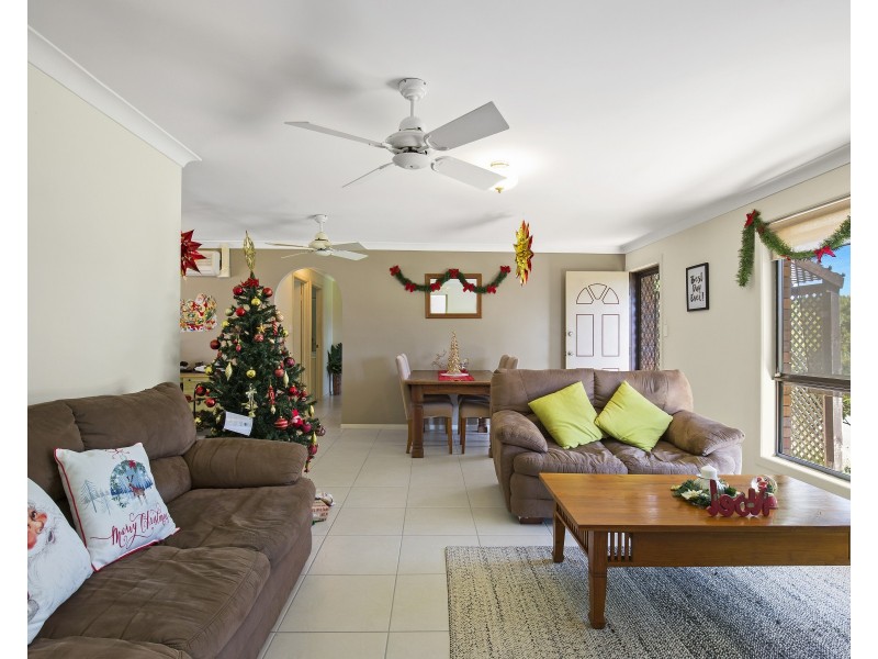 12 Whitian Drive, Carrara QLD 4211