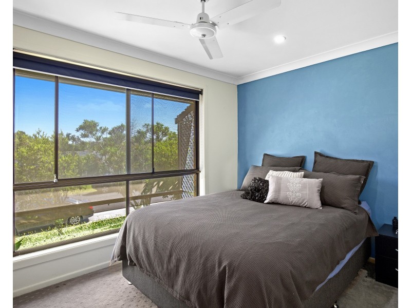 12 Whitian Drive, Carrara QLD 4211