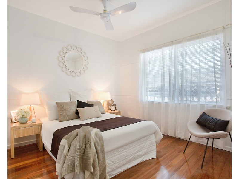 80 Albion Avenue, Miami QLD 4220