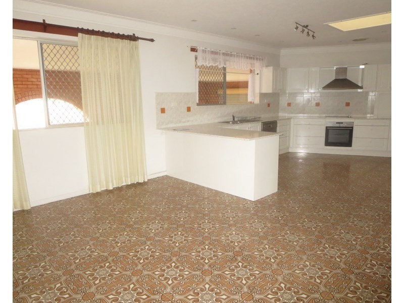 87 Sovereign Drive, Mermaid Waters QLD 4218