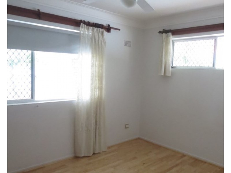 87 Sovereign Drive, Mermaid Waters QLD 4218