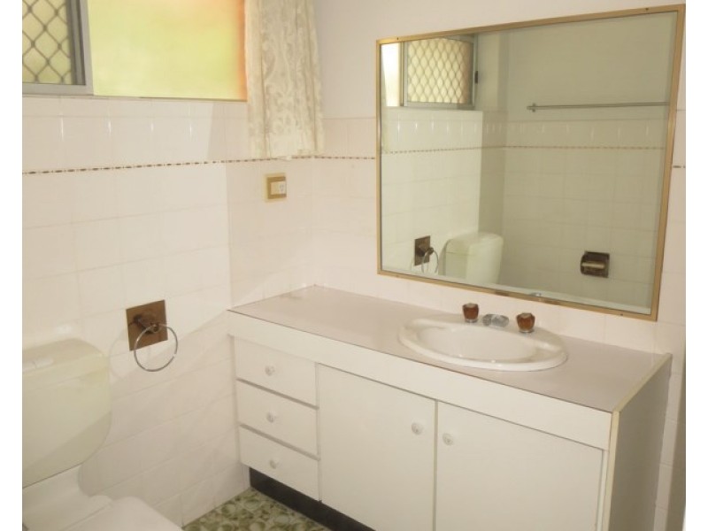 87 Sovereign Drive, Mermaid Waters QLD 4218