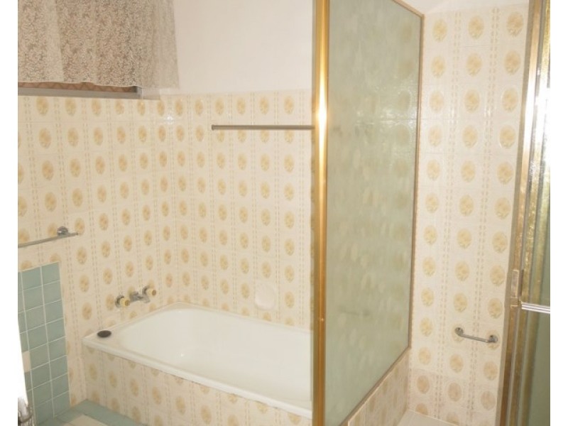 87 Sovereign Drive, Mermaid Waters QLD 4218