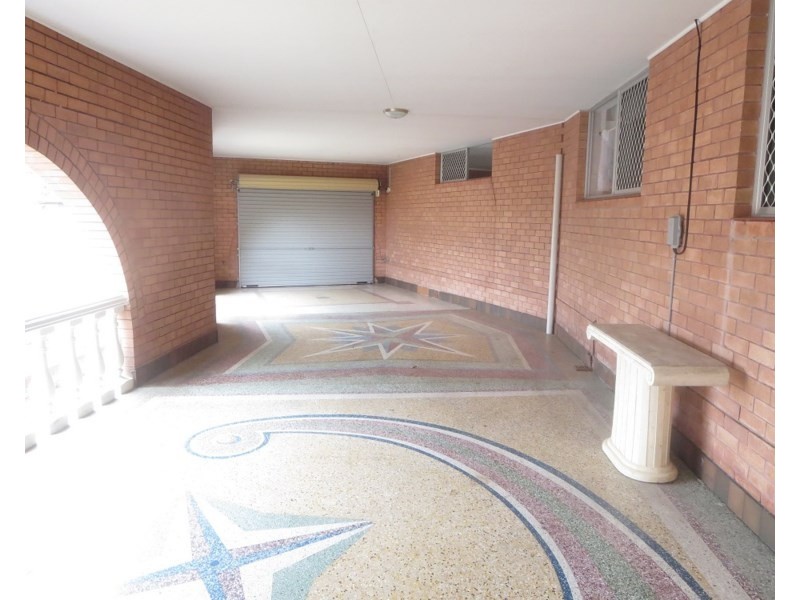 87 Sovereign Drive, Mermaid Waters QLD 4218