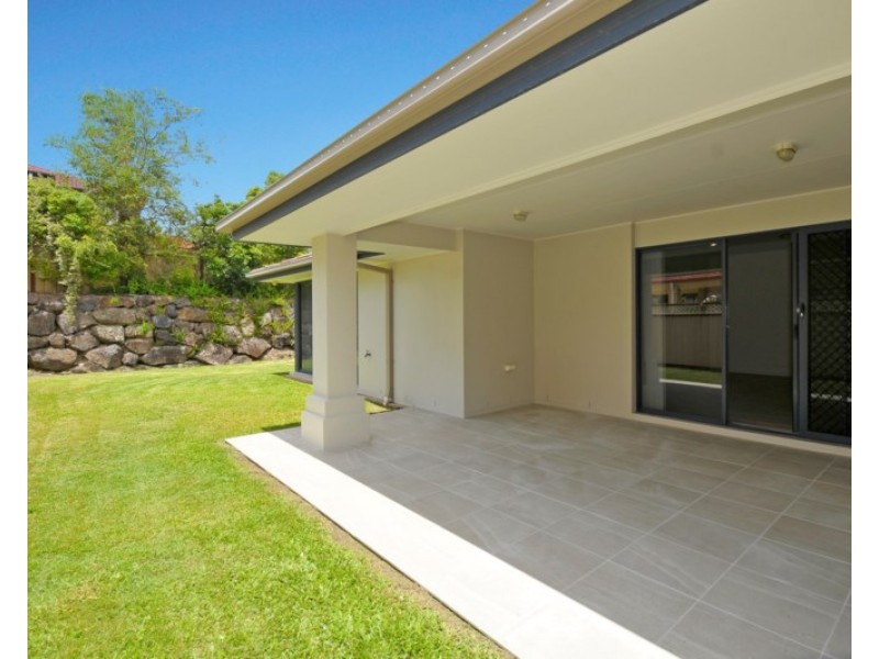 107 Crestwood Drive, Molendinar QLD 4214