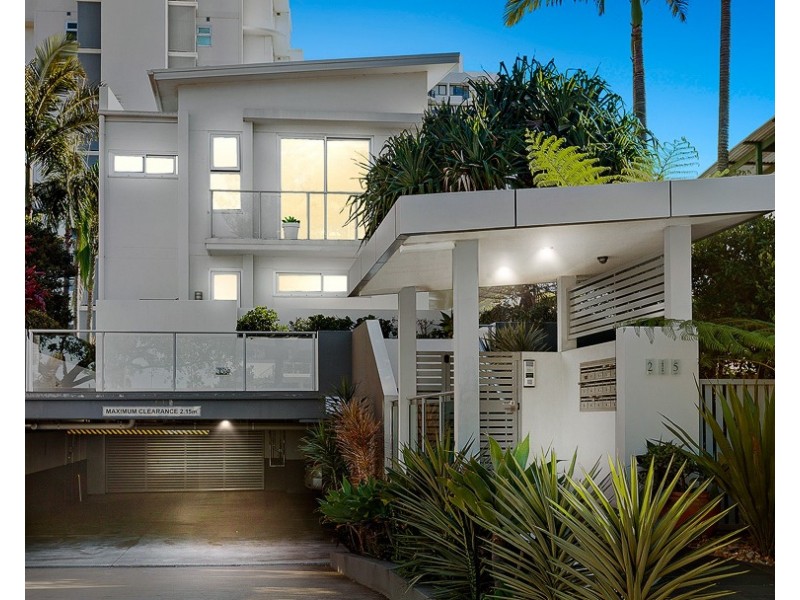 2001/215 Boundary Street, Coolangatta QLD 4225