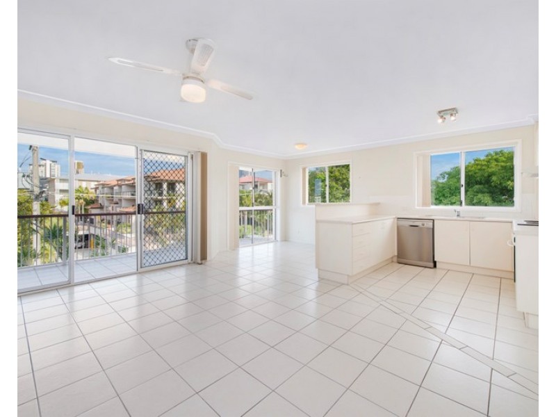 19/5-9 Lloyd Street, Southport QLD 4215