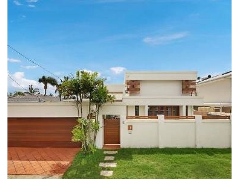 1 Bahia Court, Broadbeach Waters QLD 4218