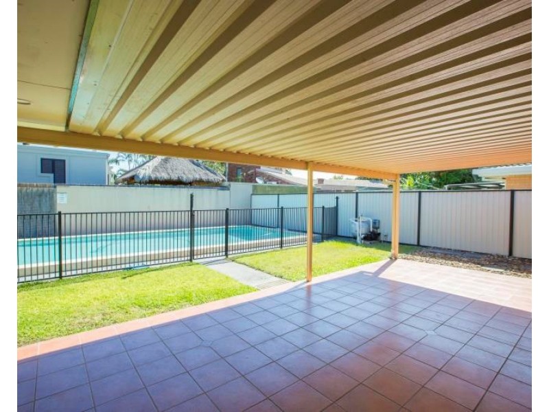 18 Melody Street, Mermaid Waters QLD 4218