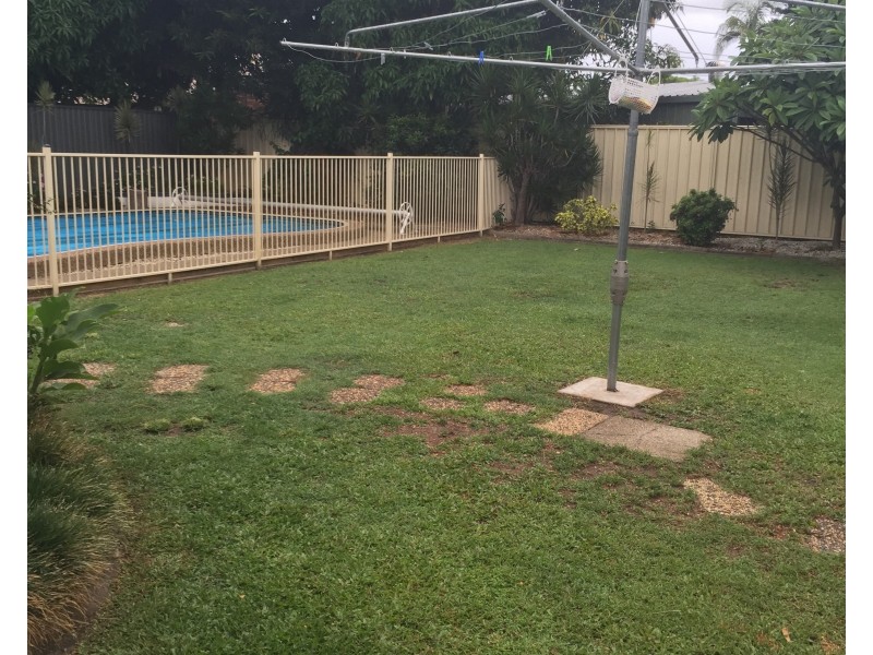 24 Melody Street, Mermaid Waters QLD 4218