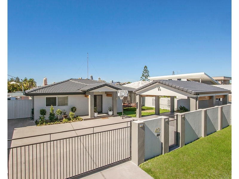 42 Rio Vista Boulevard, Broadbeach Waters QLD 4218