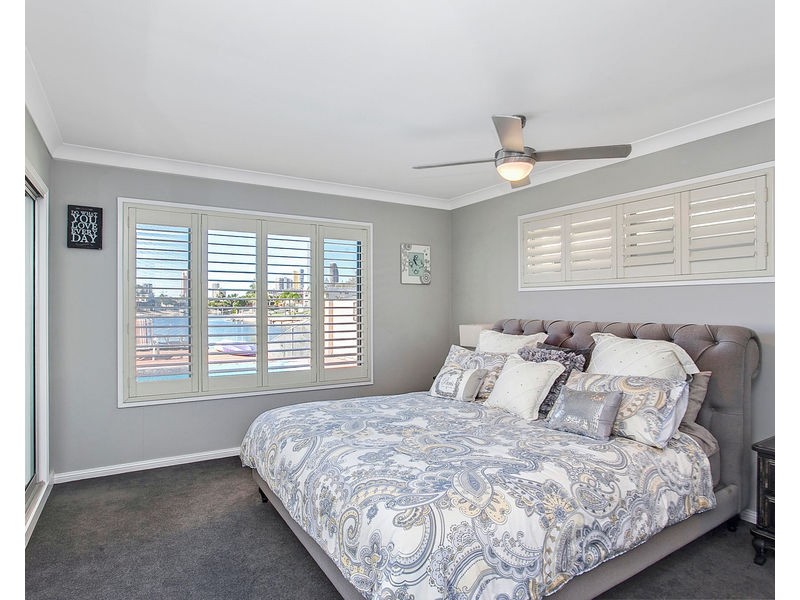 42 Rio Vista Boulevard, Broadbeach Waters QLD 4218