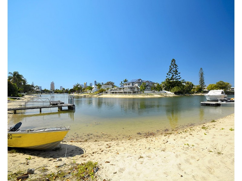 42 Rio Vista Boulevard, Broadbeach Waters QLD 4218