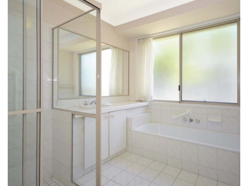 5 St John Court, Robina QLD 4226