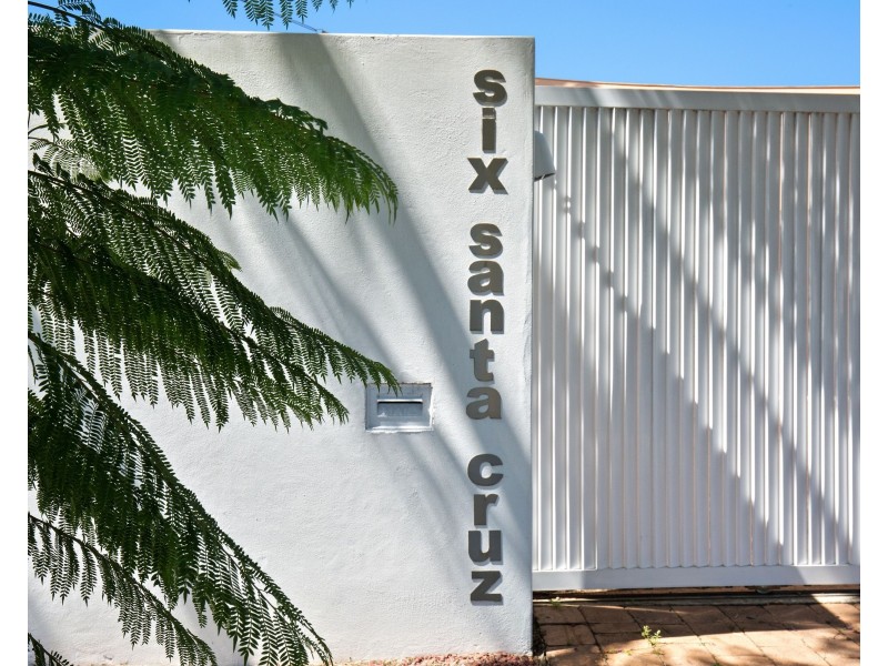 6 Santa Cruz Boulevard, Clear Island Waters QLD 4226