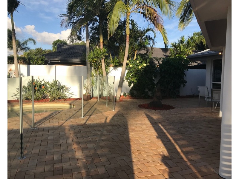 6 Santa Cruz Boulevard, Clear Island Waters QLD 4226