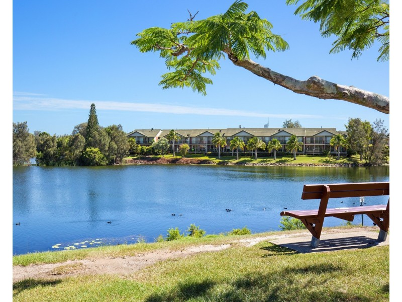 6 Santa Cruz Boulevard, Clear Island Waters QLD 4226