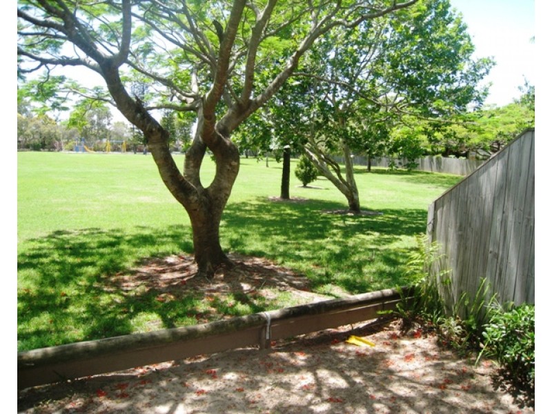 2/28 Duet Drive, Mermaid Waters QLD 4218