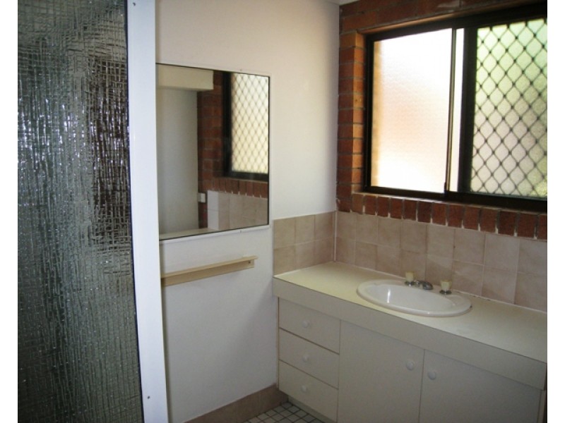 2/28 Duet Drive, Mermaid Waters QLD 4218