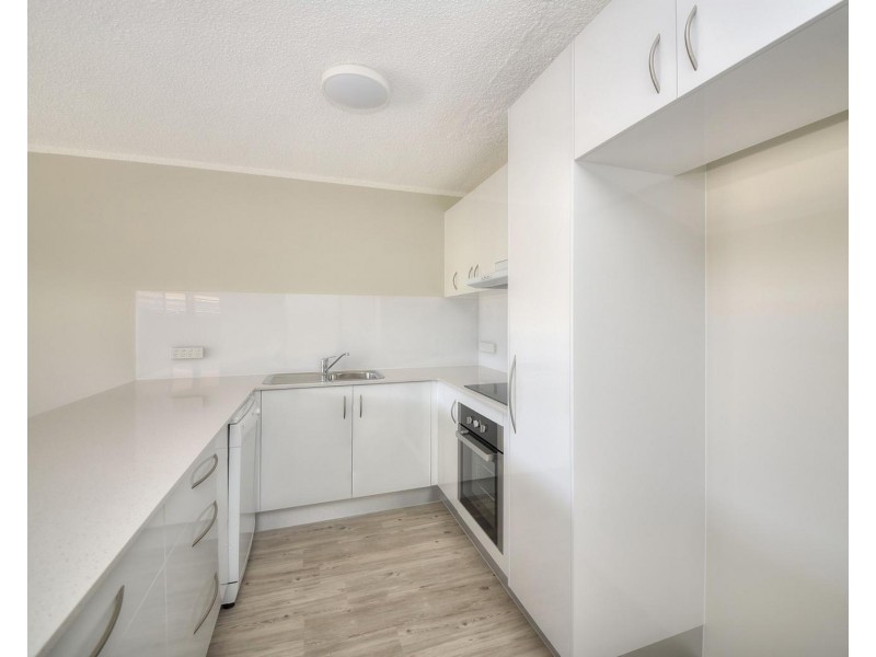4/50 Tallebudgera Drive, Palm Beach QLD 4221
