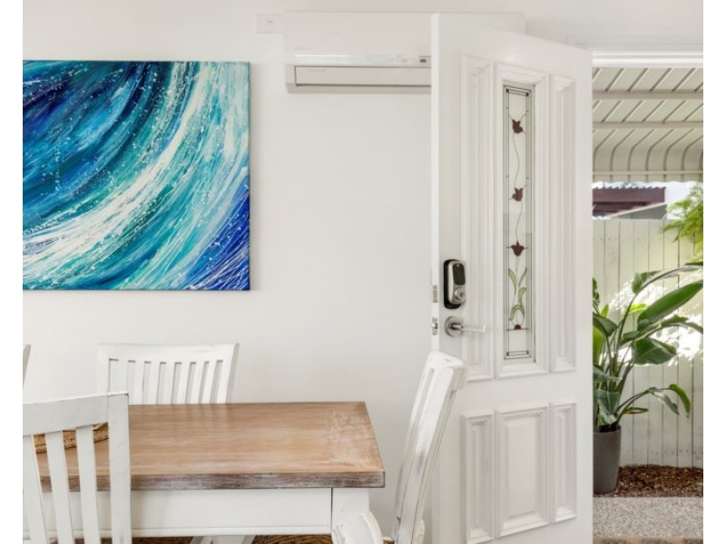 2/123 Nobby Parade, Miami QLD 4220