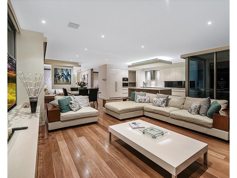 3/251 Golden Four Drive, Bilinga QLD 4225