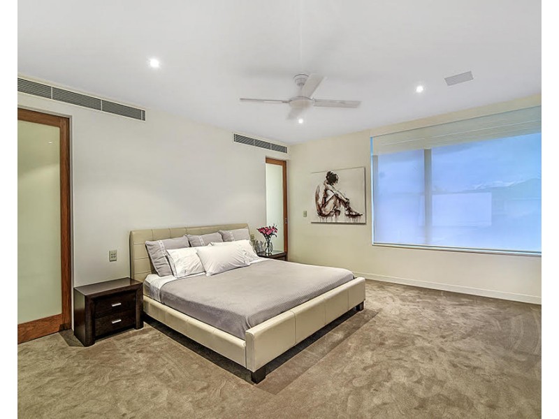 3/251 Golden Four Drive, Bilinga QLD 4225