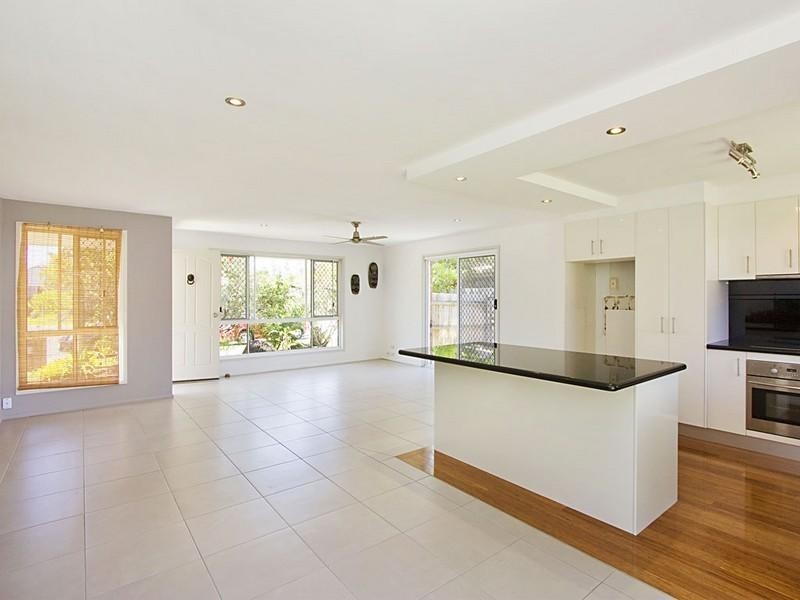 14 Marscay Avenue, Varsity Lakes QLD 4227