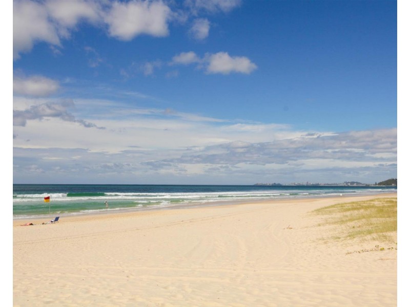 2/50 Tallebudgera Drive, Palm Beach QLD 4221