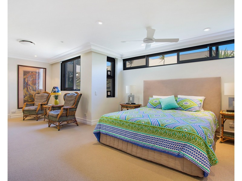 2/79 Albatross Avenue, Mermaid Beach QLD 4218