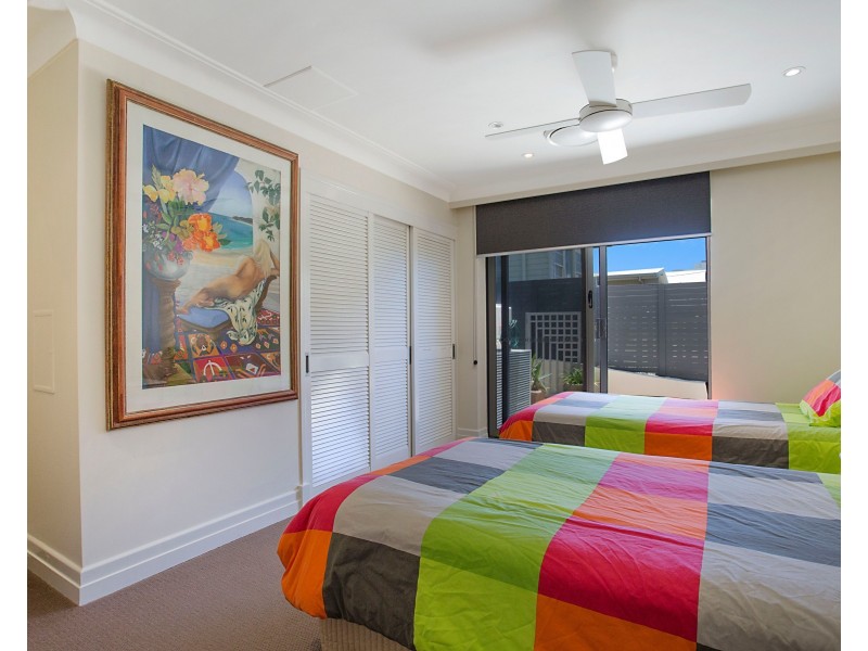 2/79 Albatross Avenue, Mermaid Beach QLD 4218