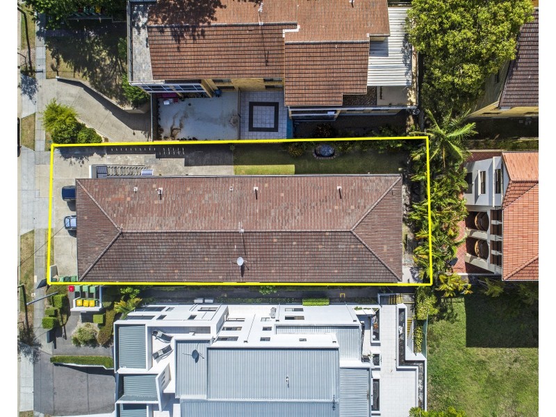 11 Rosewood Avenue, Broadbeach QLD 4218