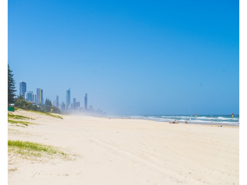 11 Rosewood Avenue, Broadbeach QLD 4218