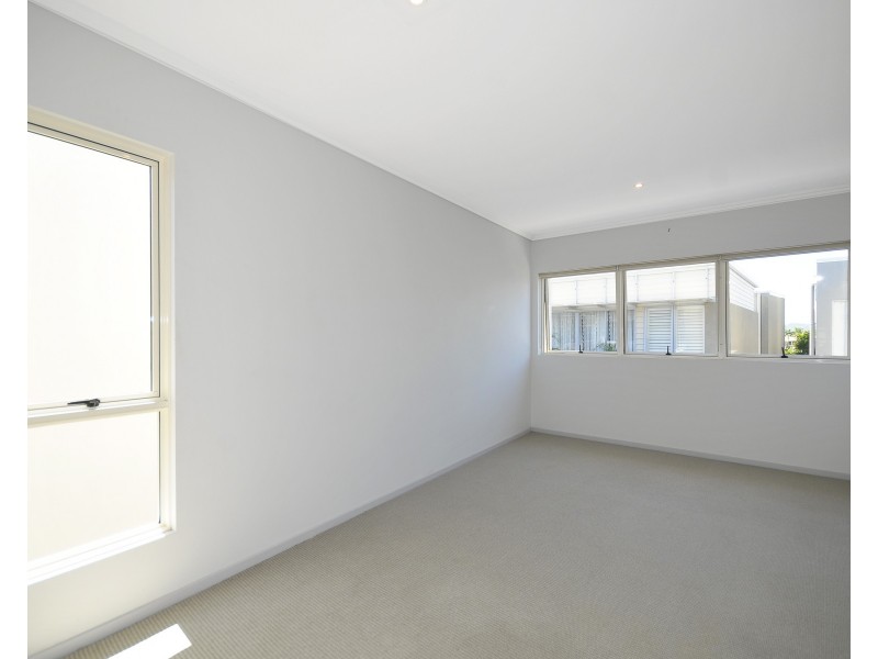 6 Lader Terrace, Varsity Lakes QLD 4227