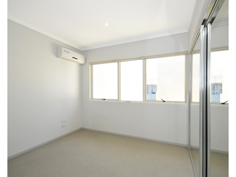 6 Lader Terrace, Varsity Lakes QLD 4227