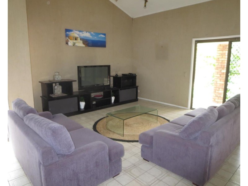 52 Avanti Street, Mermaid Waters QLD 4218