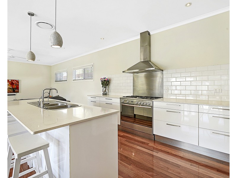 76 Twenty Fifth Avenue, Palm Beach QLD 4221