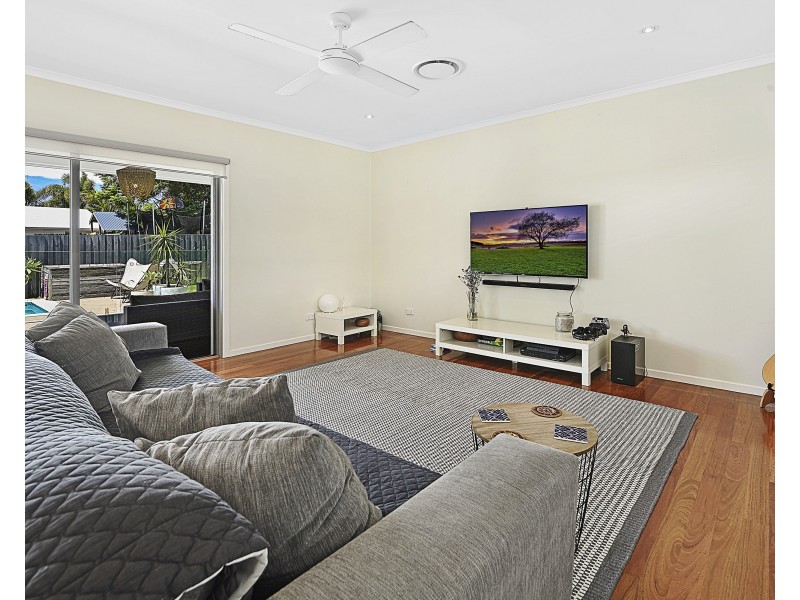 76 Twenty Fifth Avenue, Palm Beach QLD 4221