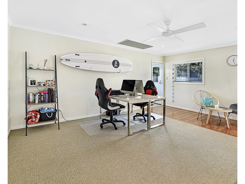 76 Twenty Fifth Avenue, Palm Beach QLD 4221