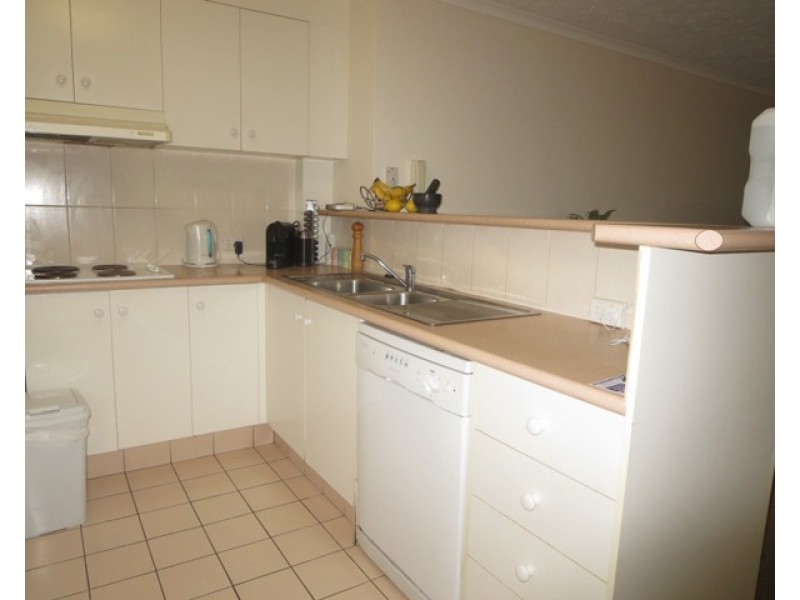 4/32-34 Second Avenue, Broadbeach QLD 4218