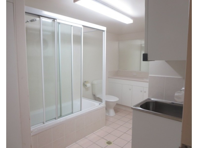 4/32-34 Second Avenue, Broadbeach QLD 4218