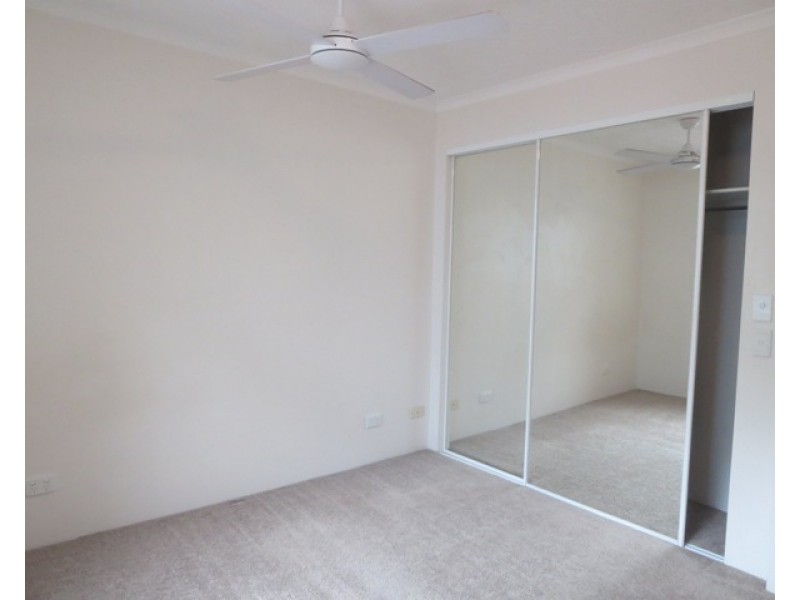 4/32-34 Second Avenue, Broadbeach QLD 4218