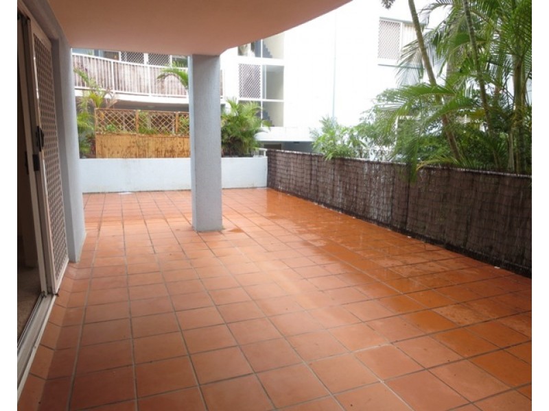 4/32-34 Second Avenue, Broadbeach QLD 4218