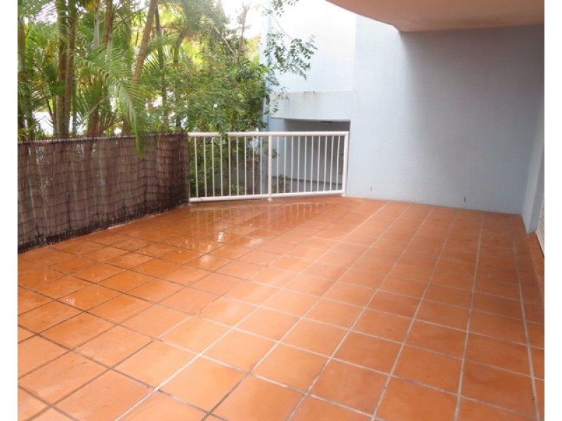 4/32-34 Second Avenue, Broadbeach QLD 4218