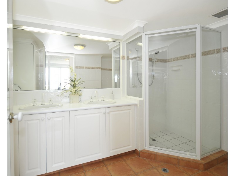 35/56 Hooker Boulevard, Mermaid Waters QLD 4218