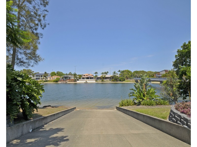 35/56 Hooker Boulevard, Mermaid Waters QLD 4218