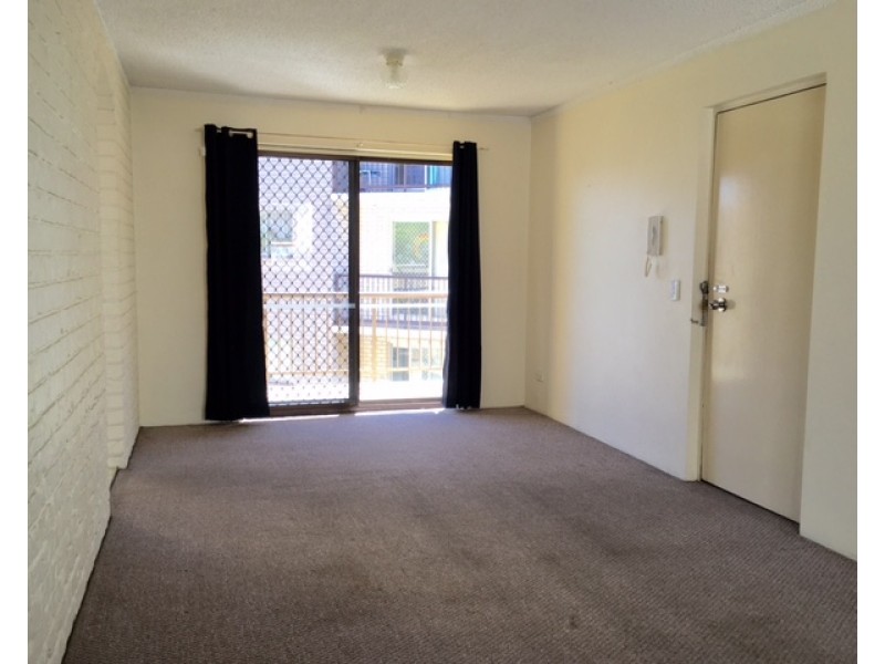 3/43 Britannia Avenue, Broadbeach QLD 4218