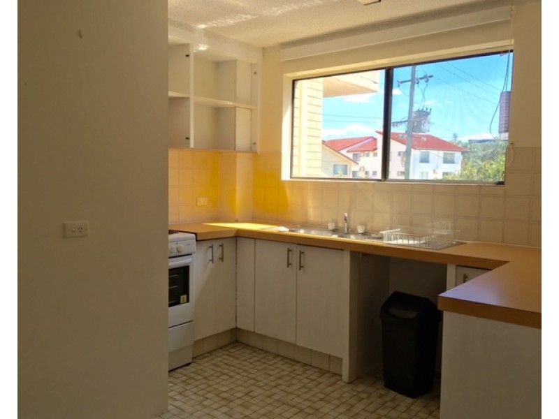 3/43 Britannia Avenue, Broadbeach QLD 4218