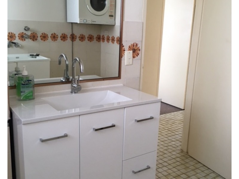 3/43 Britannia Avenue, Broadbeach QLD 4218